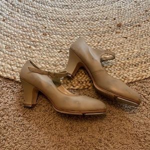 Capezio healed tap shoes size 8 1/2 M